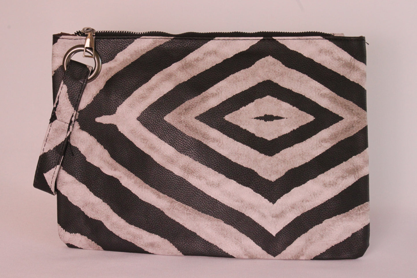 The Black & White Clutch